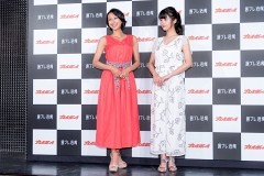 内覧会では「週刊プレイボーイNo.25」の表紙を飾る浅田舞（左）と馬場ふみか（右）も登場
