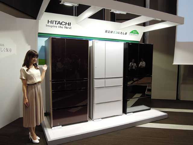 フラットな前面でクリスタルガラスを採用し 日経クロストレンド