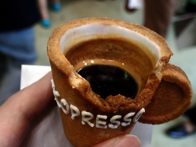 飲みながら器を食べていくと、コーヒーもおいしく飲める