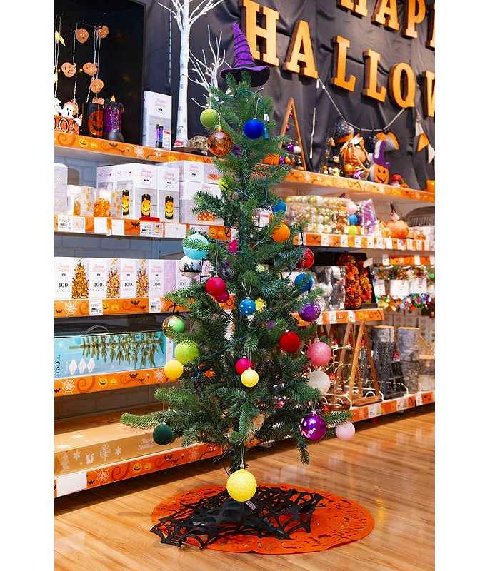 クリスマスツリーをハロウィーングッズで飾 日経クロストレンド クリスマスツリーをハロウィーングッズで飾 日経クロストレンド