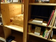 本棚の中に２段ベッドが埋め込まれている「BOOK SHELFタイプ」 (計12床)