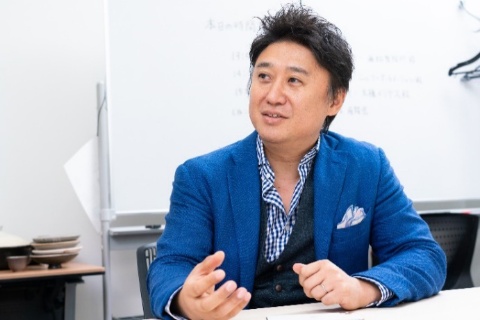 中村亮氏(藤巻百貨店・caramo代表) 2012年、日本の逸品を厳選して紹介するECサイト「藤巻百貨店」を故・藤巻幸大氏と共に設立した後、2015年に藤巻百貨店事業を主力とした「caramo」を設立。商品開発やコンテンツ制作も手掛ける