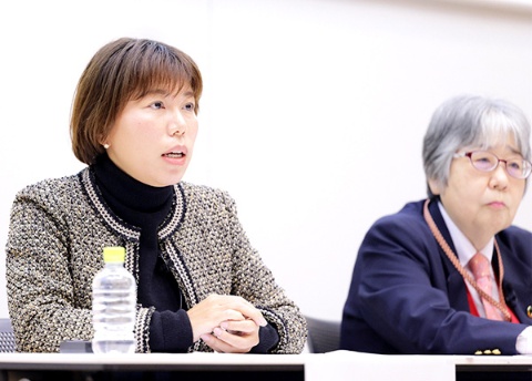 男女の栄養状態の違いについて解説する細川モモさん(写真左)、軽度不調に関する研究コンソーシアムをけん引する山本(前田)万里さん(同右)